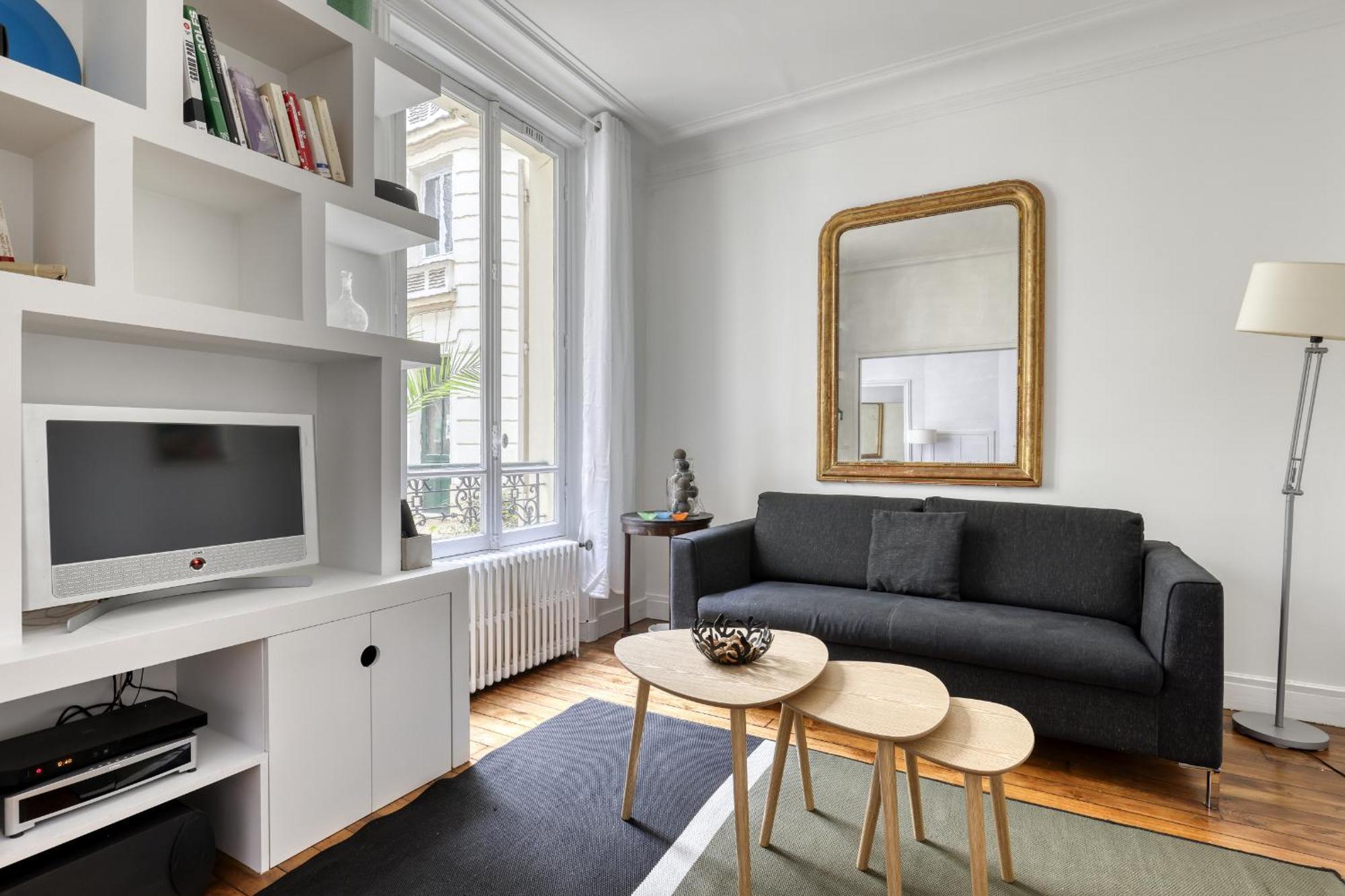 Perfect T2 At The Foot Of The Eiffel Tower-paris 7 Parijs